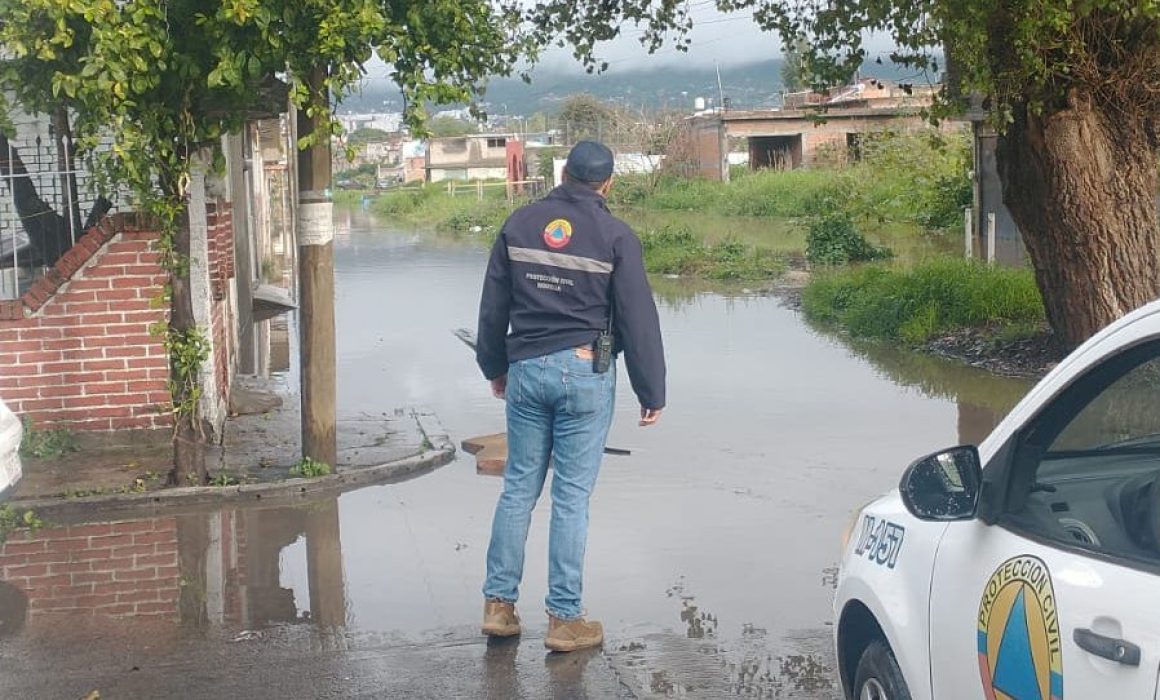 Fuertes lluvias causan inundaciones y desbordamientos en Morelia